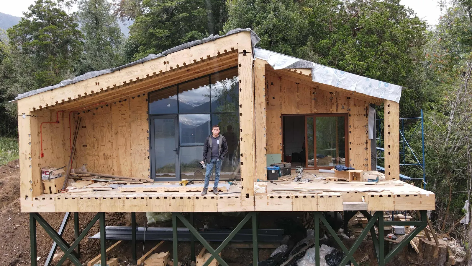 Casa Sakura Homes en proceso de montaje en terreno